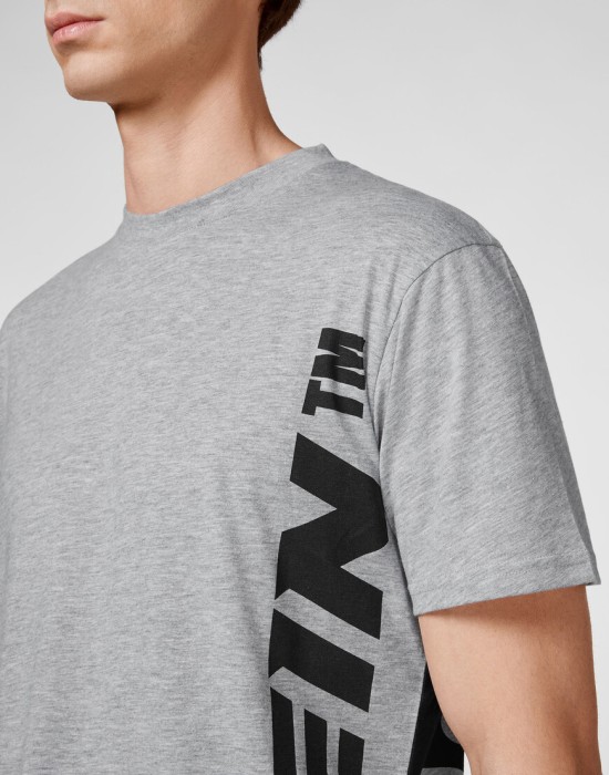 футболка  из америки вид сбоку