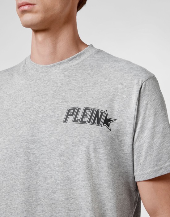 футболка  из америки вид сбоку