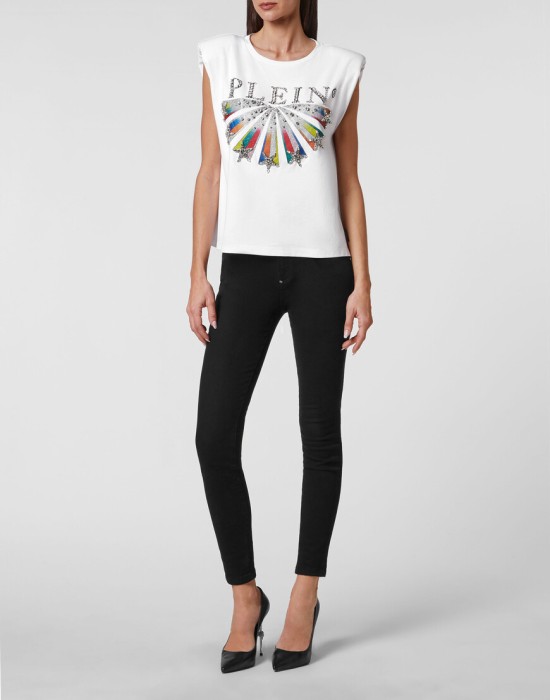 Товар белого цвета с внутренней стороны