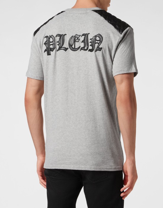 футболка  из америки вид сбоку