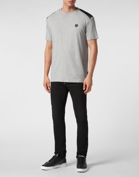 Товар серого цвета с внутренней стороны