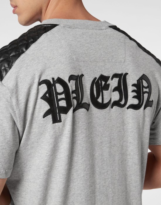 футболка  из проверенных материалов спереди