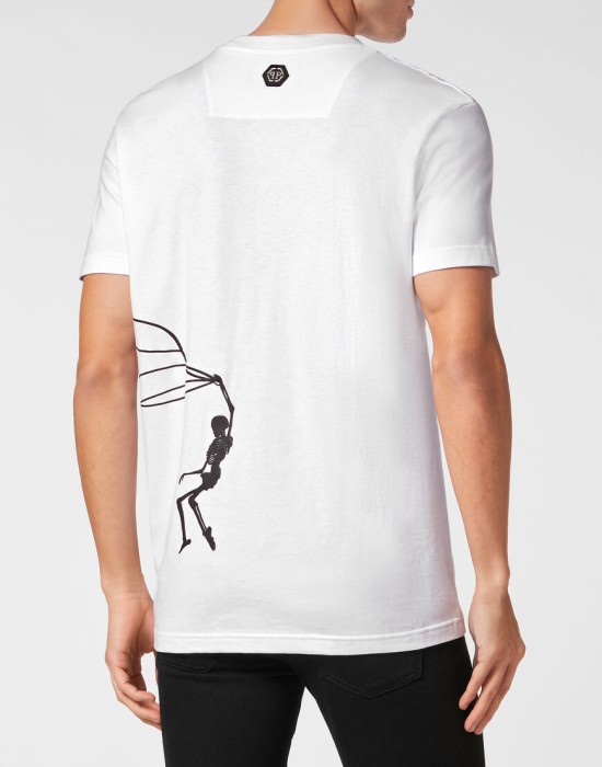 футболка  из америки вид сбоку