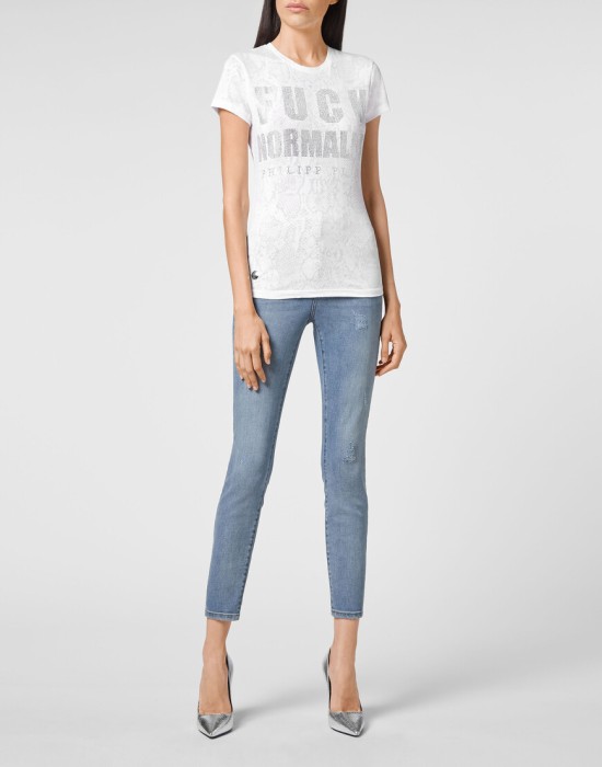 Товар белого цвета с внутренней стороны