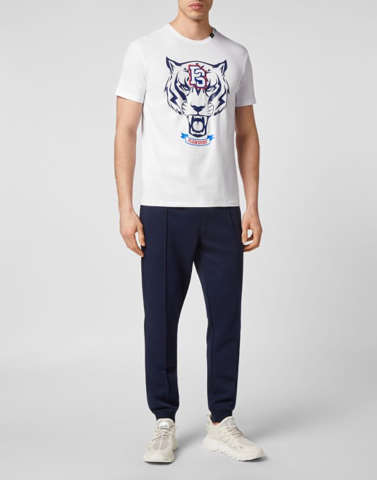 Товар белого цвета с внутренней стороны