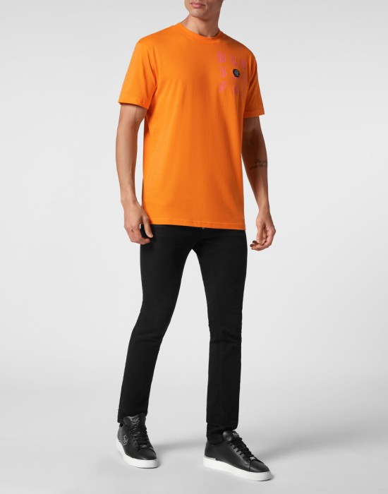 Товар оранжевого цвета с внутренней стороны