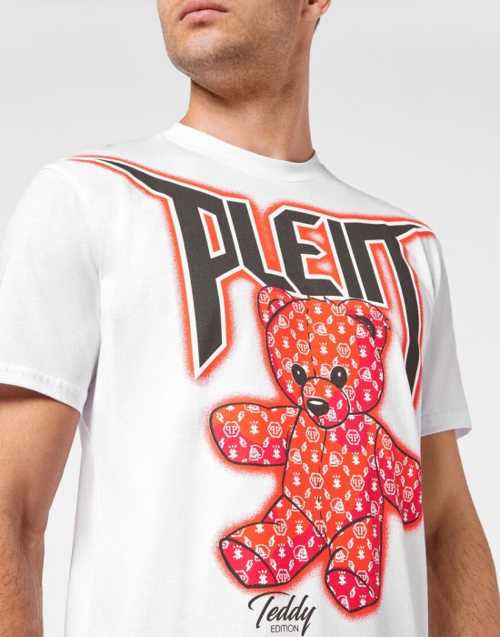 футболка  из америки вид сбоку