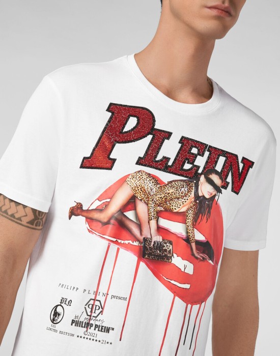 футболка  из америки вид сбоку