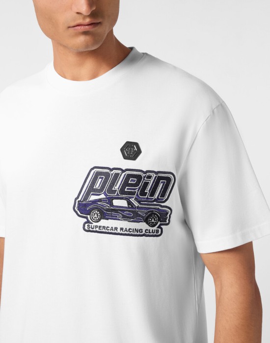 футболка  из америки вид сбоку