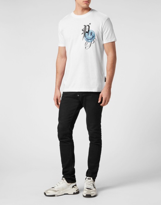 Товар белого цвета с внутренней стороны