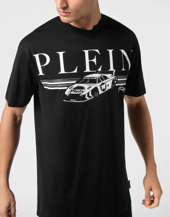 футболка  из америки вид сбоку