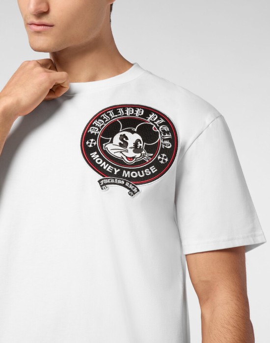 футболка  из америки вид сбоку