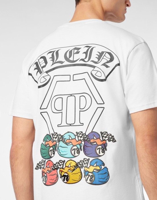 футболка  из америки вид сбоку