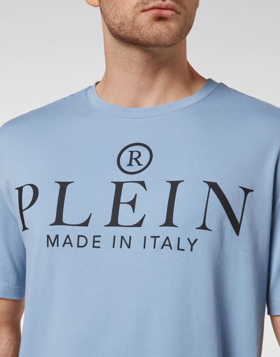 футболка  из америки вид сбоку