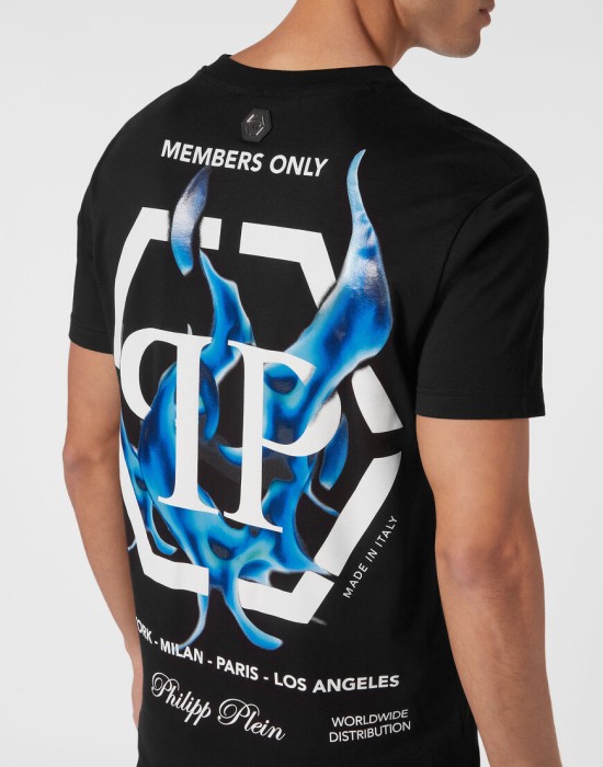 футболка  из проверенных материалов спереди