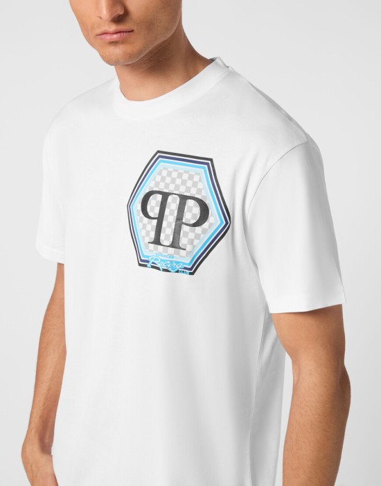 футболка  из проверенных материалов спереди