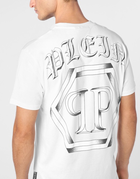 футболка  из проверенных материалов спереди