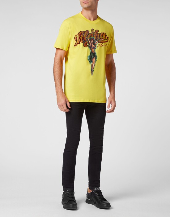 Товар желтого цвета с внутренней стороны