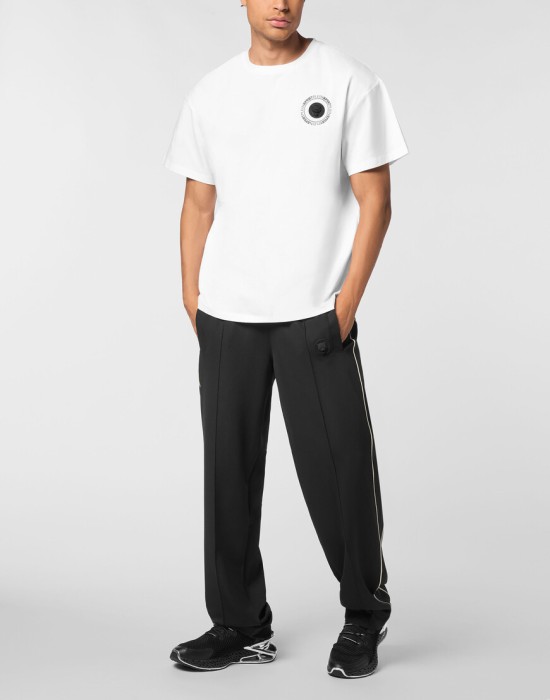 Товар белого цвета с внутренней стороны