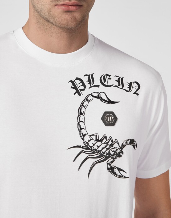 футболка  из америки вид сбоку