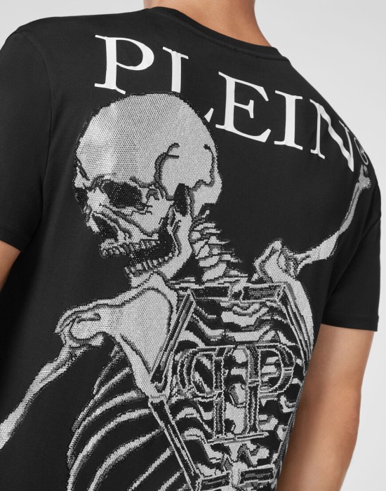 футболка  из америки вид сбоку