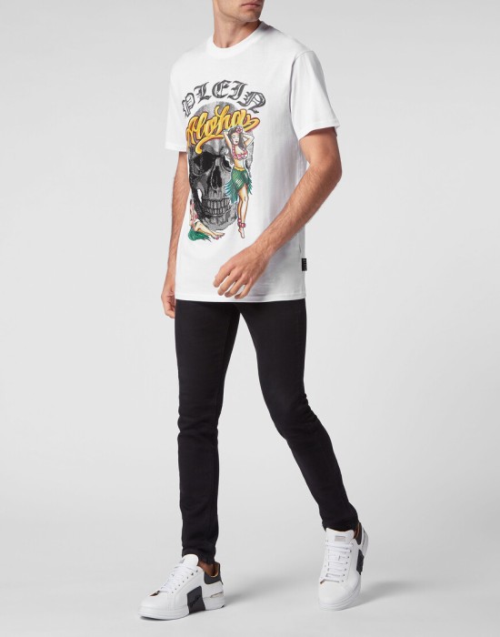 Товар белого цвета с внутренней стороны