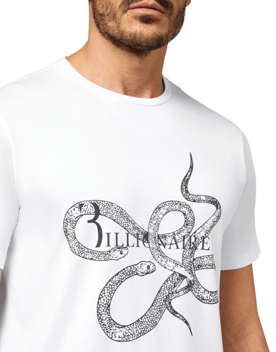 Товар белого цвета с внутренней стороны