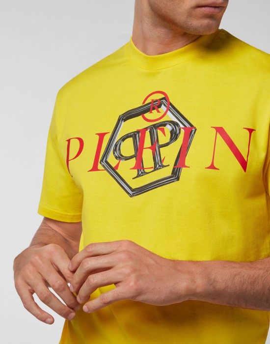 футболка  из америки вид сбоку