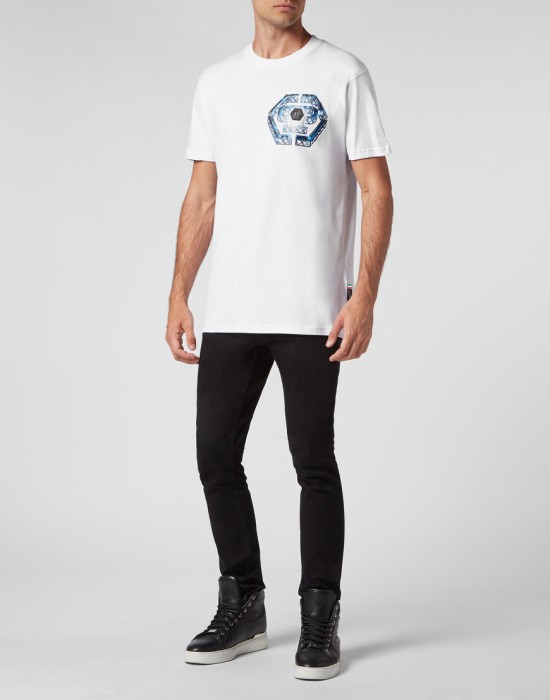 футболка  по цене 36696 руб вид справа