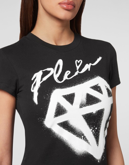 футболка  из америки вид сбоку