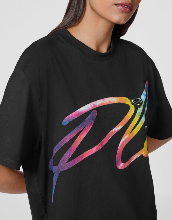 Товар черного цвета с внутренней стороны