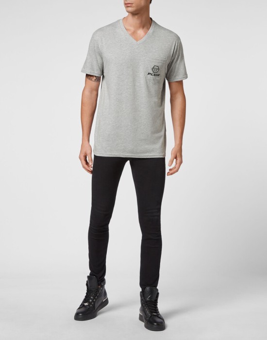 футболка  по цене 36696 руб вид справа