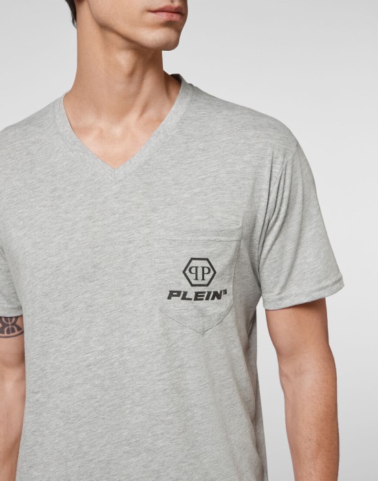 футболка  из америки вид сбоку