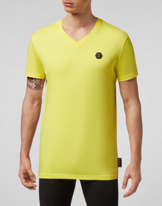 футболка  от бренда philipp plein вид слева