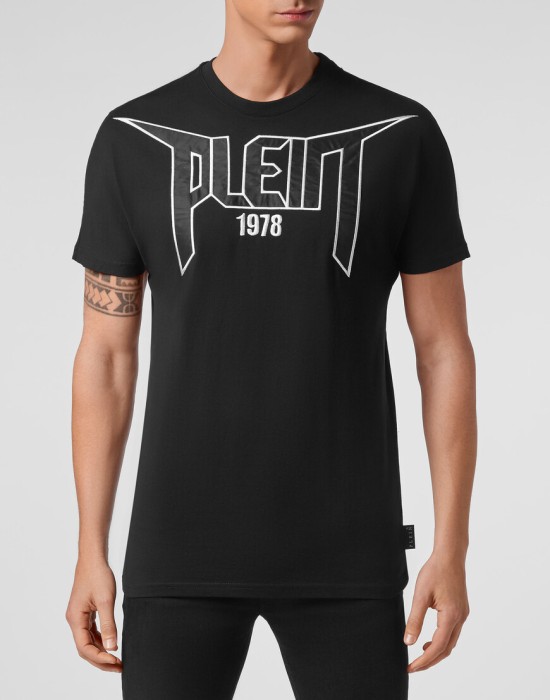 футболка  от бренда philipp plein вид слева