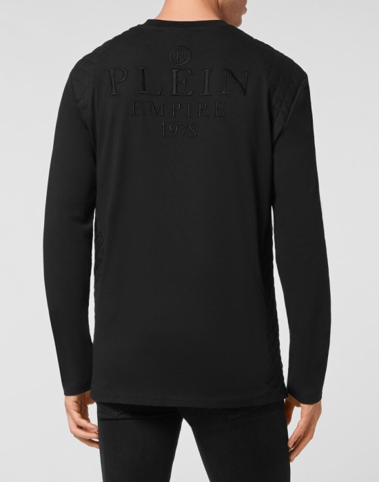 футболка  из америки вид сбоку