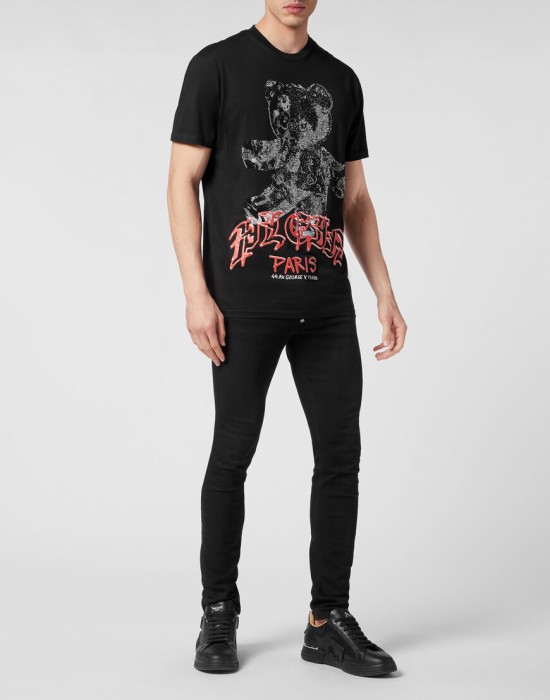 Товар черного цвета с внутренней стороны