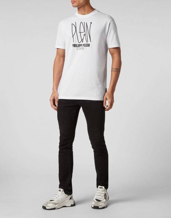 Товар белого цвета с внутренней стороны