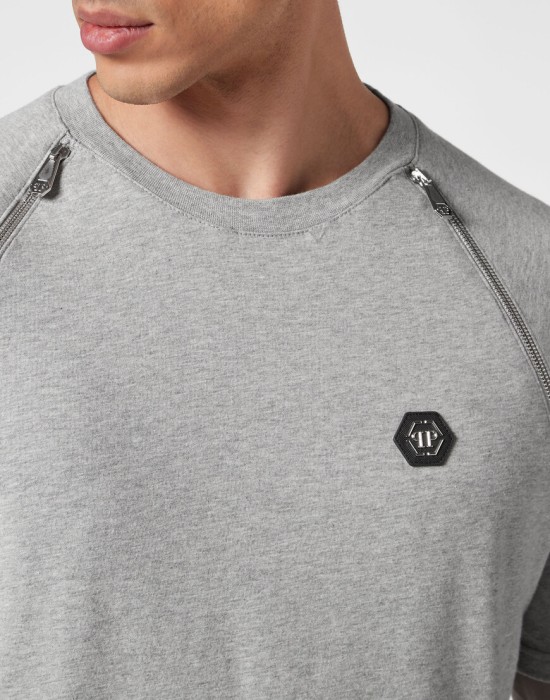 футболка  из проверенных материалов спереди