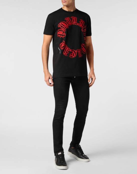 Товар черного цвета с внутренней стороны