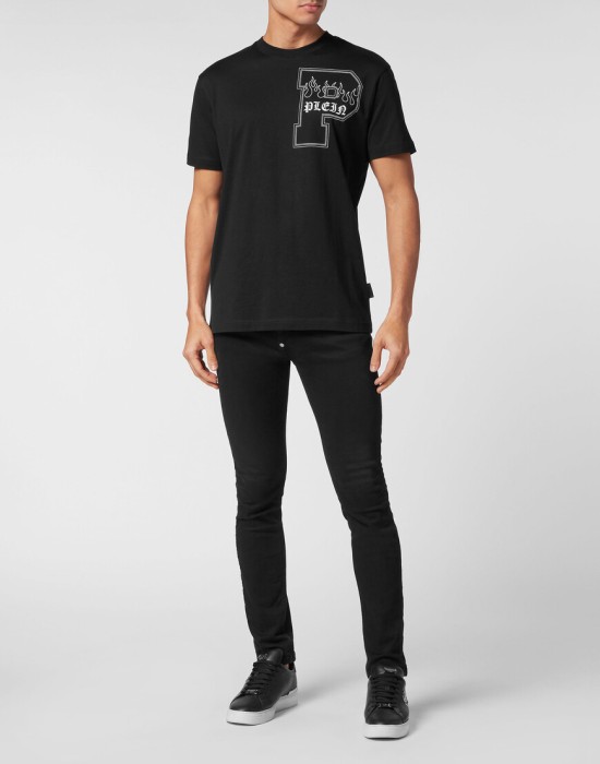 Товар черного цвета с внутренней стороны