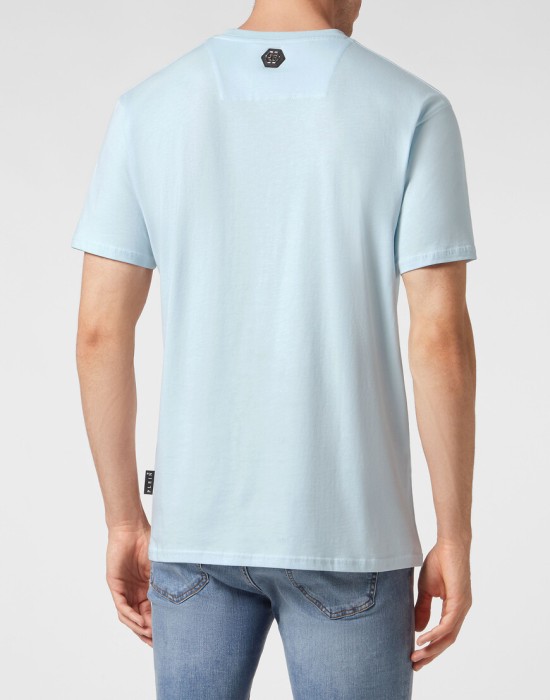 футболка  из америки вид сбоку