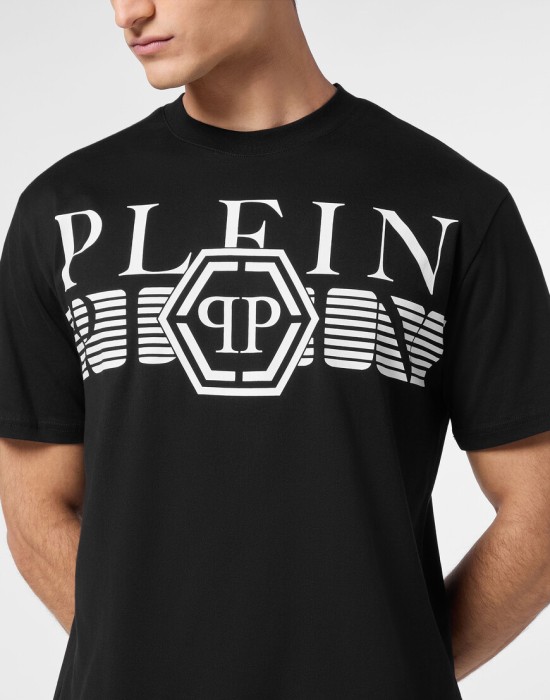 футболка  из проверенных материалов спереди