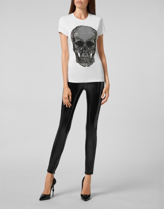 Товар белого цвета с внутренней стороны