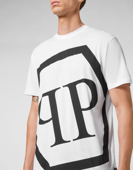 футболка  из проверенных материалов спереди