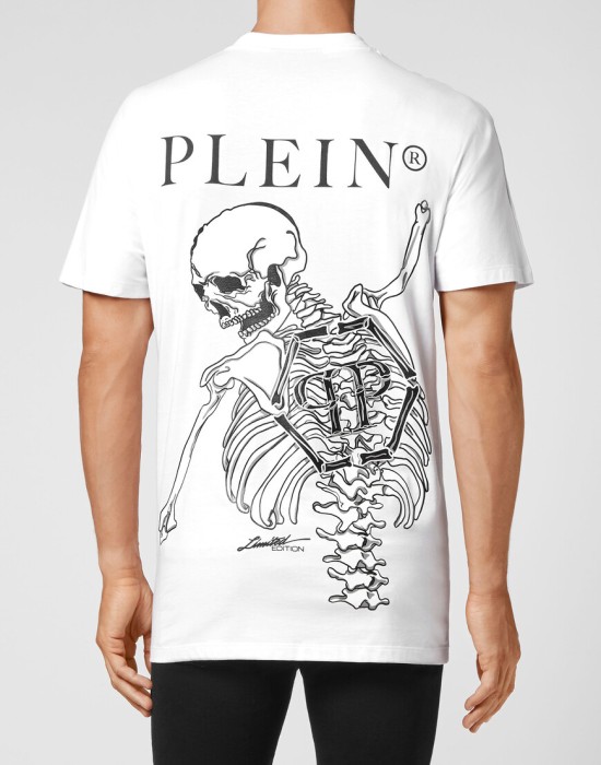 футболка  из америки вид сбоку