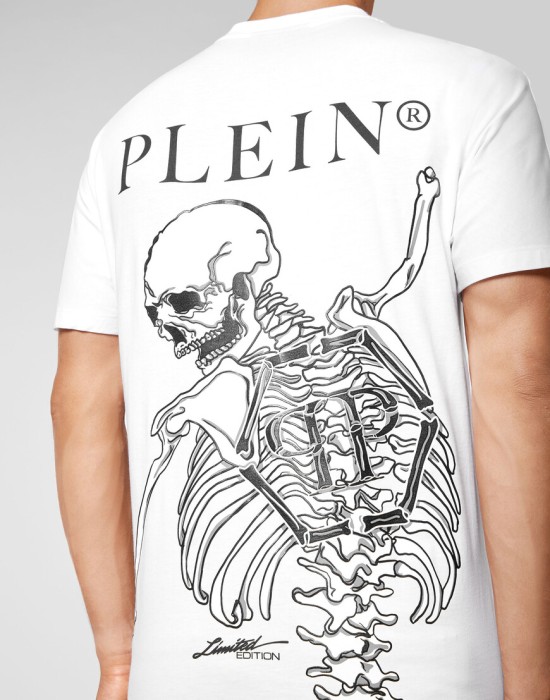 футболка  из проверенных материалов спереди