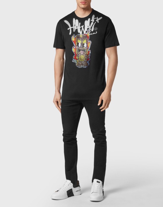 Товар черного цвета с внутренней стороны