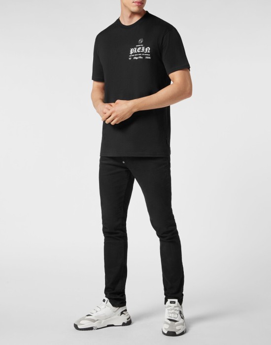 Товар черного цвета с внутренней стороны