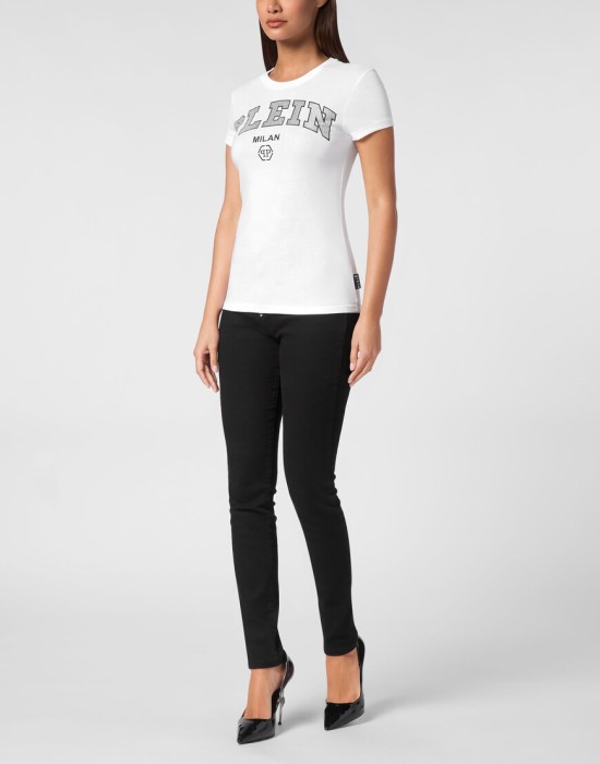 Товар белого цвета с внутренней стороны